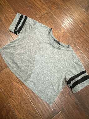 Ally Gray Heather Striped Sleeve Crop Top Size 14